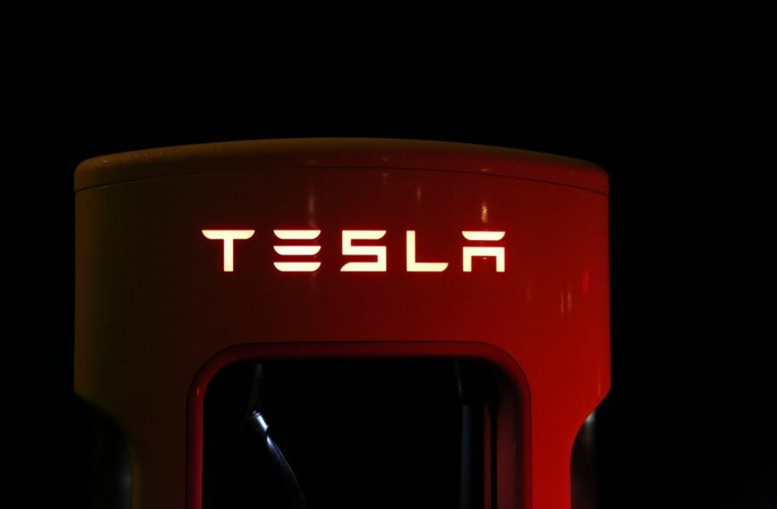 Is Tesla Shifting Gears from Cars to AI? Investors Seem to Think So