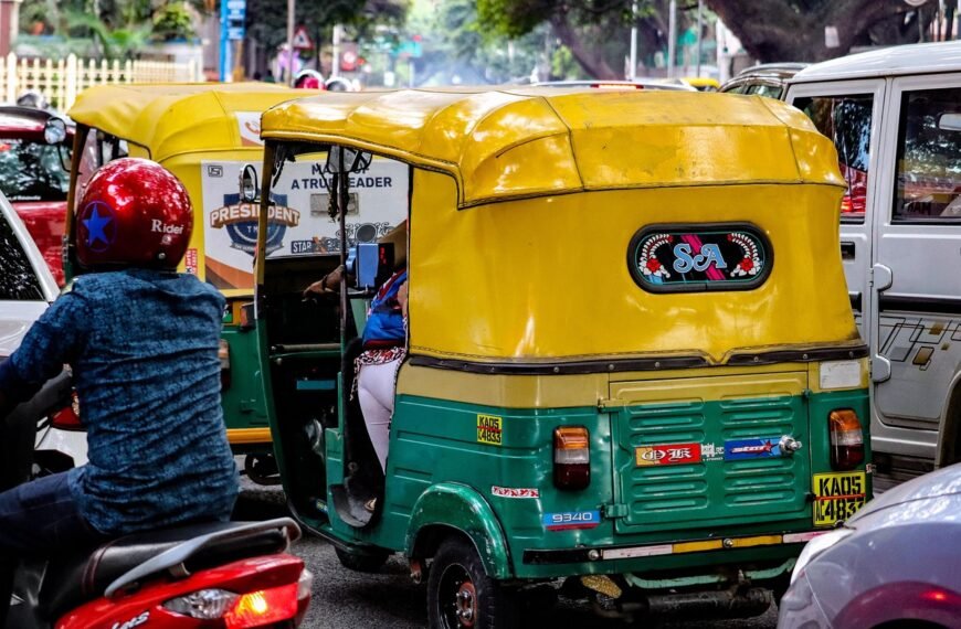 Maha Kumbh Chaos: Massive Traffic…