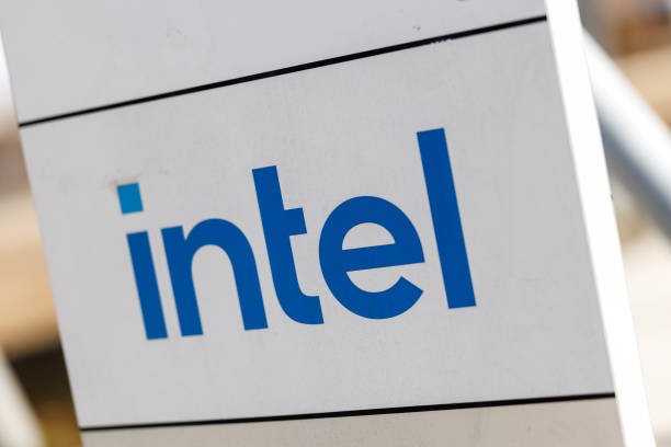 Intel’s Big Shift as Lip-Bu Tan Steps In as CEO