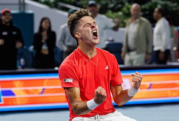 Young Star Mensik Stuns Djokovic in Miami Final