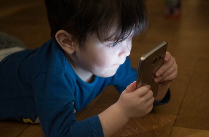 The Online Safety Act: What Parents Need to Know About Protecting Kids Online
