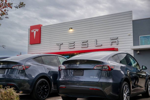 Tesla’s Profits Crash 71% –…