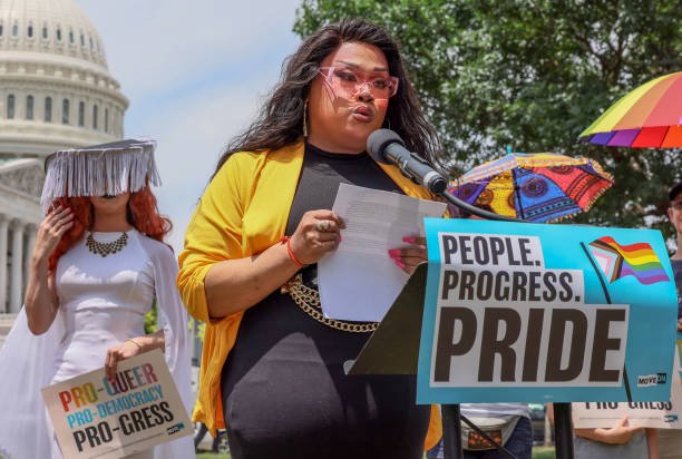 Drag Star Jiggly Caliente Passes…