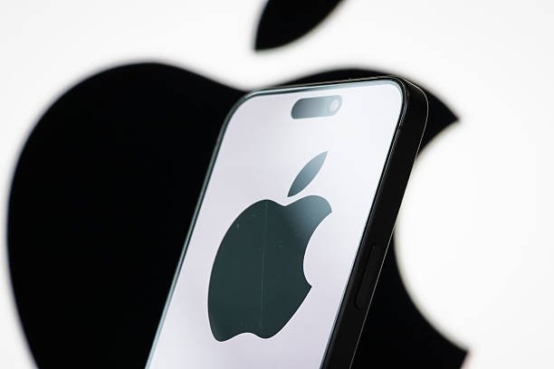 Apple Set to Rename iOS…
