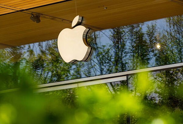 Apple Plans AI-Powered Xcode with Anthropic