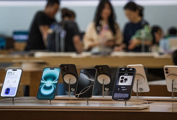 Apple Moves iPhone Production to India