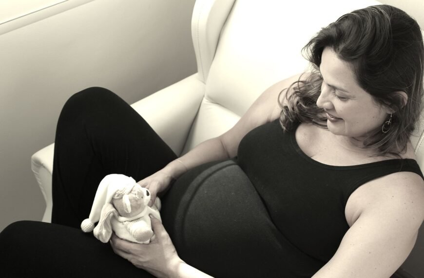 Feel Calm and Strong: 10 Mental Health Tips for Moms-to-Be