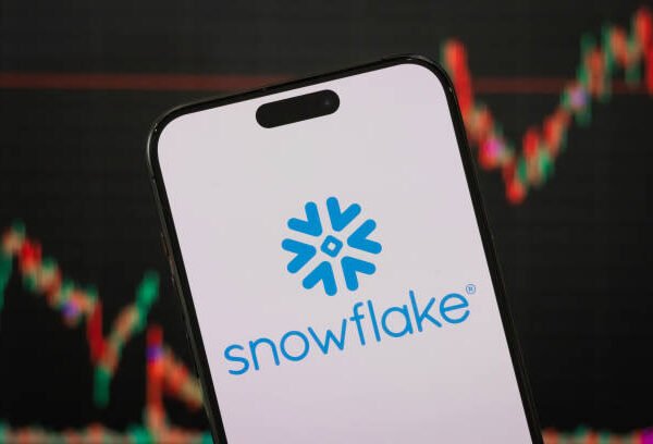 Snowflake Buys Crunchy Data to Boost AI and&hellip;