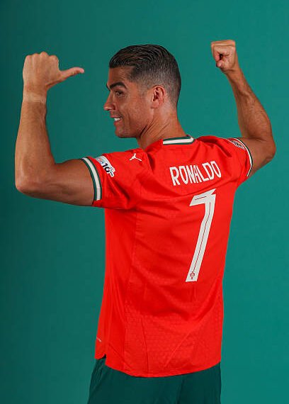 Ronaldo’s Historic Chase: Can He…