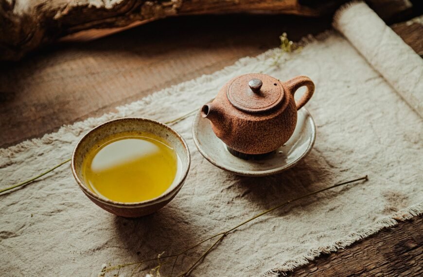 Control Sugar Levels Naturally with Guava Leaf Tea