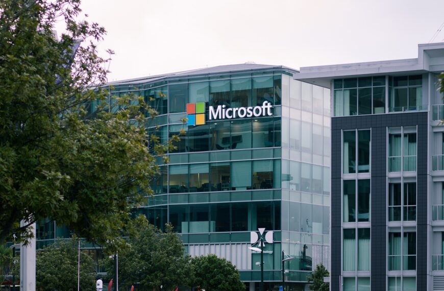 Microsoft Cuts More Jobs to Focus on AI Future