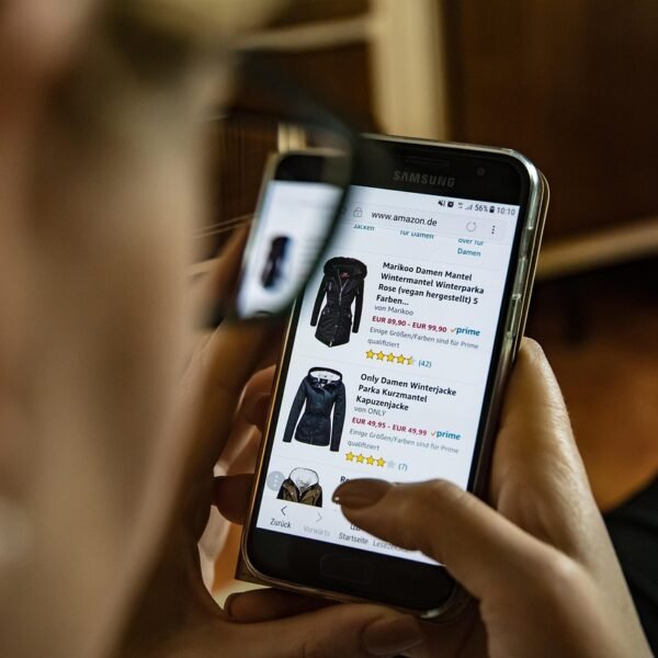 Try Clothes Online with Google’s New AI Tool