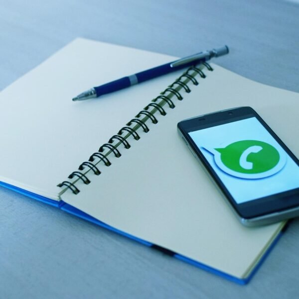 WhatsApp Adds Instant Message Translation