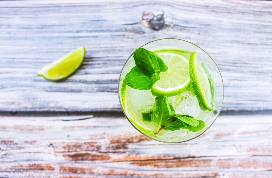 Lemon Water: The Truth About This Popular Health Drink