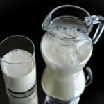 Milk or Curd – Which One Helps You Lose Weight and Improve Gut Health?