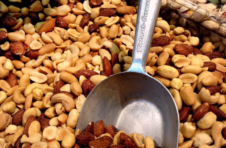 Peanuts or Almonds: Which Nut Helps You Lose Weight Faster?