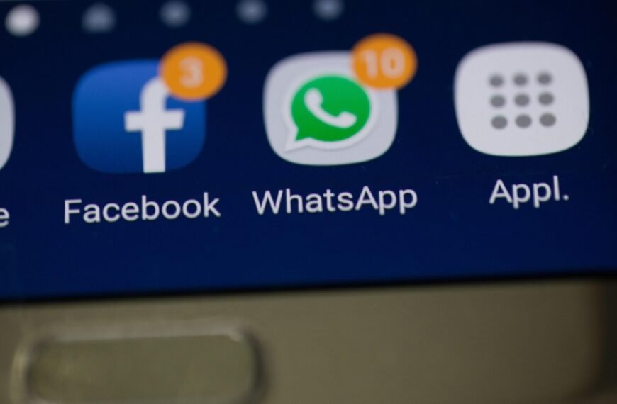 WhatsApp Blocks AI Chatbots: Big Change for the Future of Business Messaging