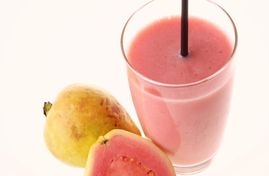 6 Amazing Benefits of Eating Guava on an Empty Stomach Every Morning