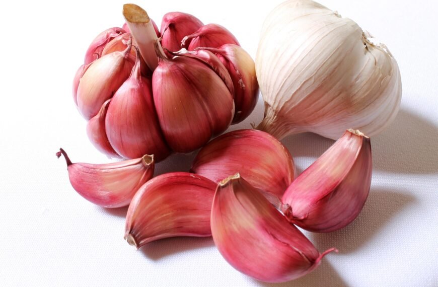  Don’t Toss Garlic Peels: A Tasty Trick to Boost Your Health