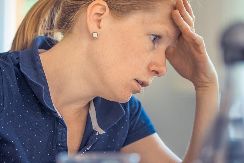 5 Physical Warning Signs That Your Job Is Harming Your Health