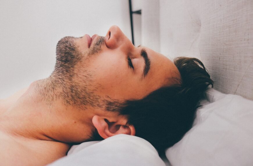 Is Your Bedtime All Over the Place? New Study Links Irregular Sleep to Higher Heart Attack Risk